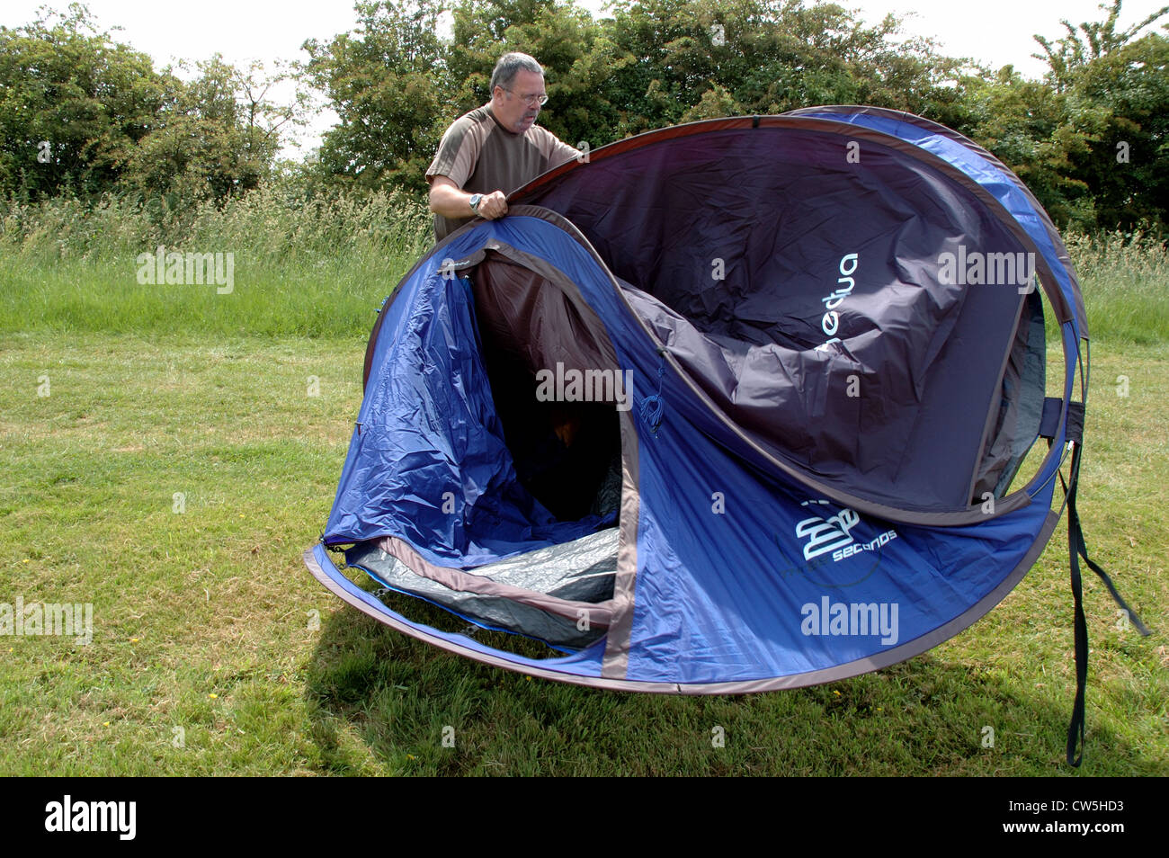 Popup tent hi-res stock photography and images - Alamy