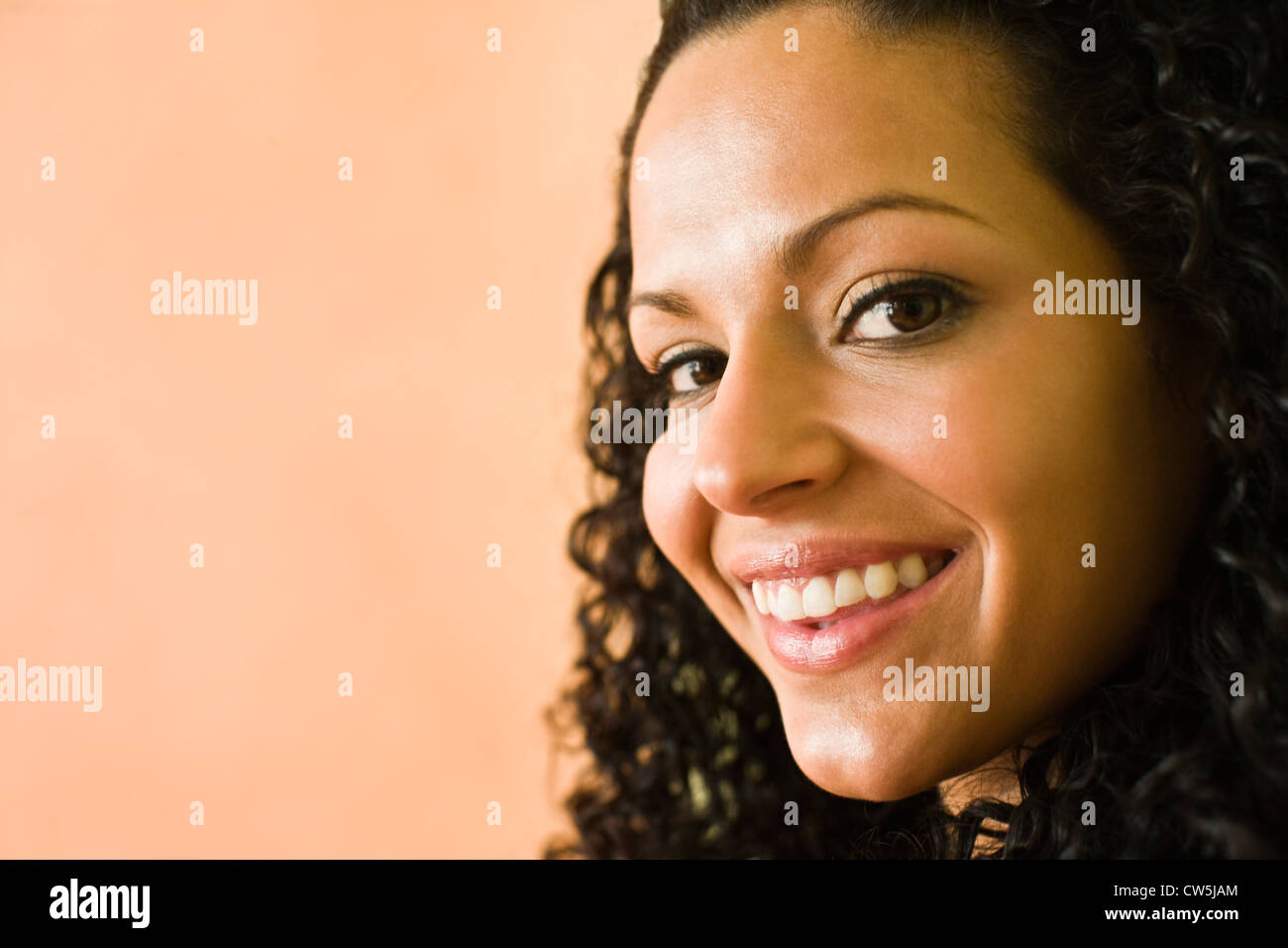 Portrait of a woman smiling Stock Photo - Alamy