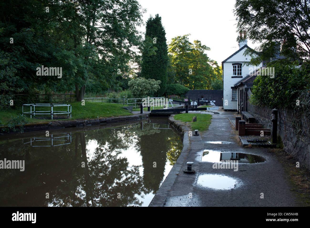 Coventry Canal, Atherstone, looking towards Tamworth. Stock Photo