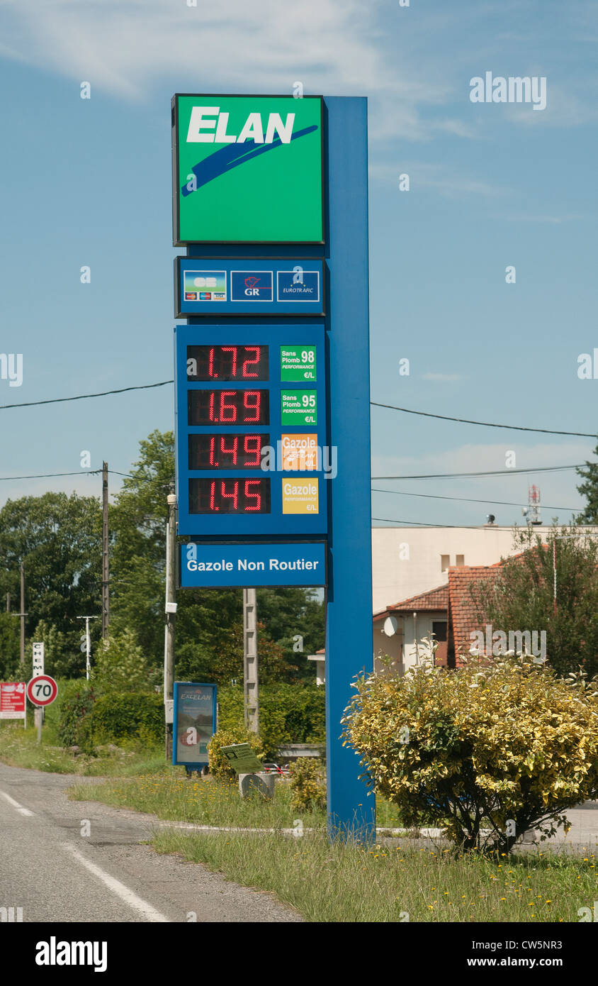 French roadside fuel prices Elan company sign Stock Photo Alamy