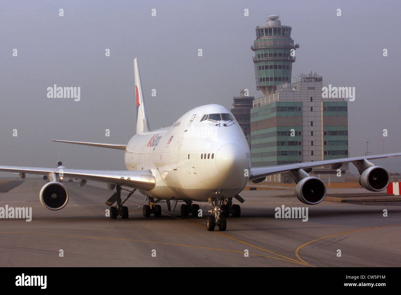 Hong Kong, aircraft on the runway of the airport at Chek Lap Kok Stock Photo