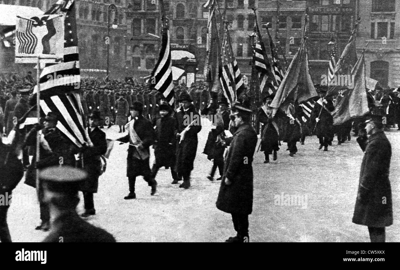 World War I. Parade of Serb and Yugoslav clubs in New York (1918) Stock Photo