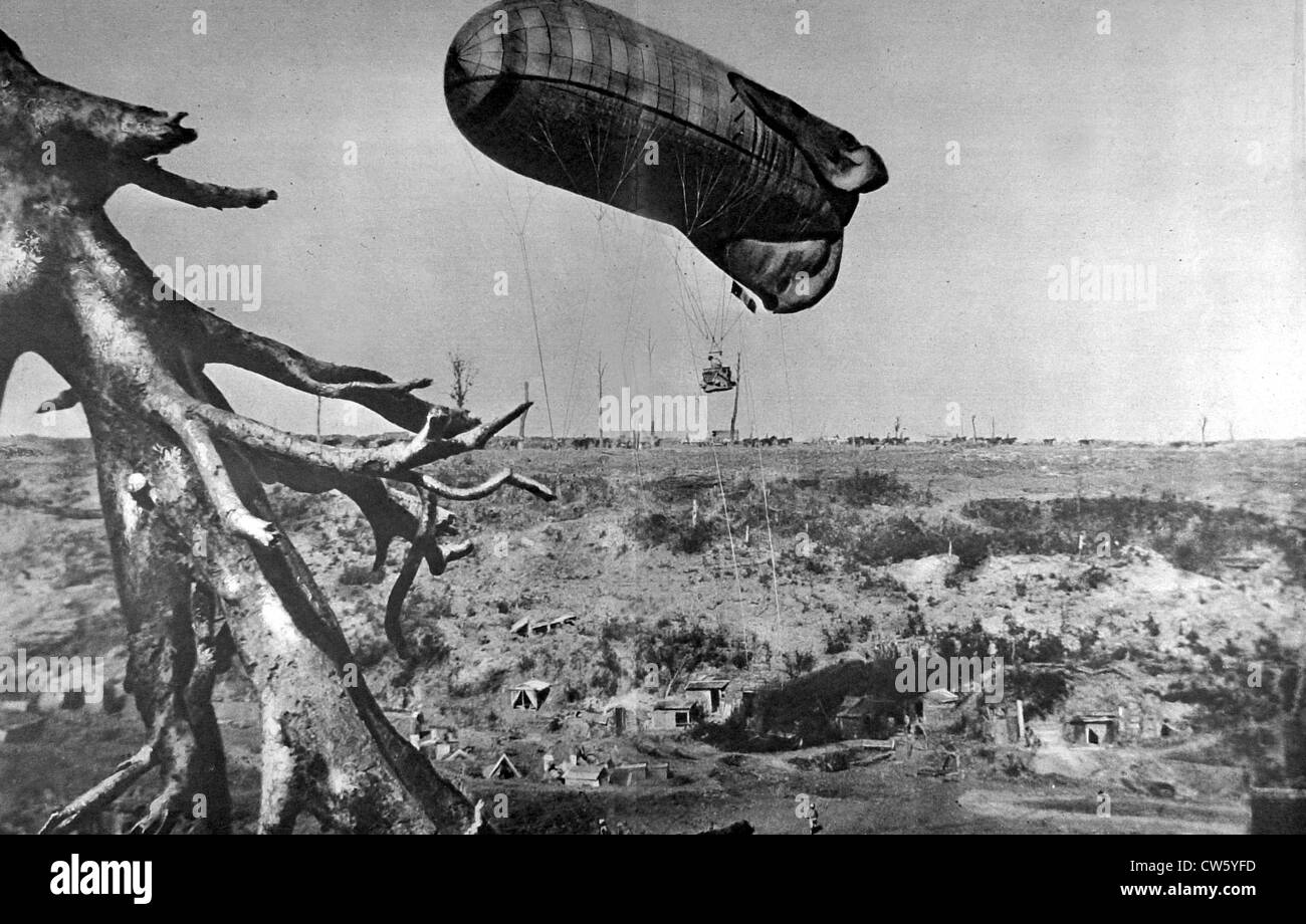 World War I. Observation balloon above the Picardy front (1916 Stock Photo  - Alamy