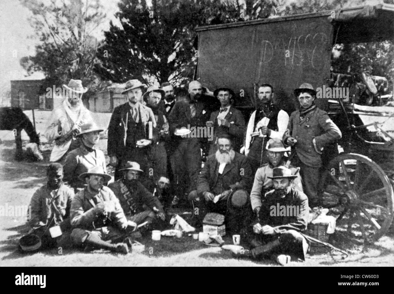 War of the Transvaal. The lunch of General Joubert at the Boer camp outside Ladysmith (1900) Stock Photo