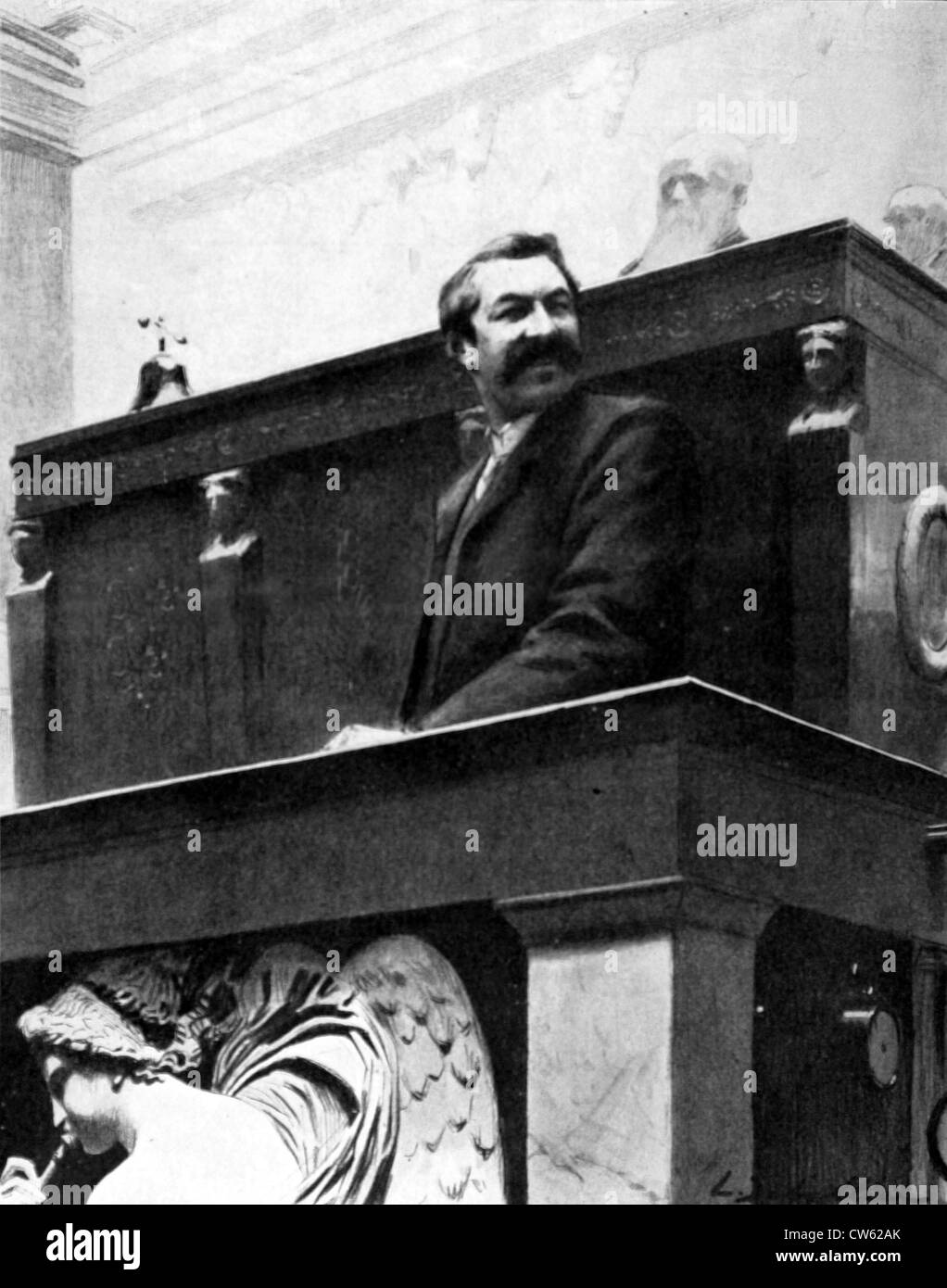 Aristide Briand at the rostrum of the Chamber, answering back to Jean Jaurès' attacks, May 13, 1907 Stock Photo