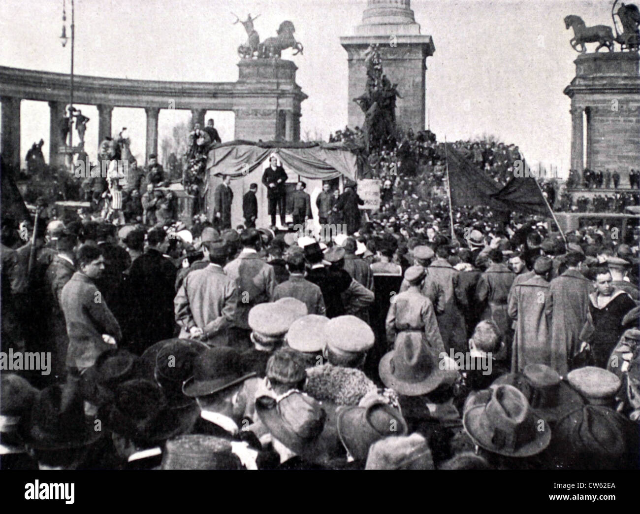 Hungaria 1919 formation of red army in hungaria in budapest hires