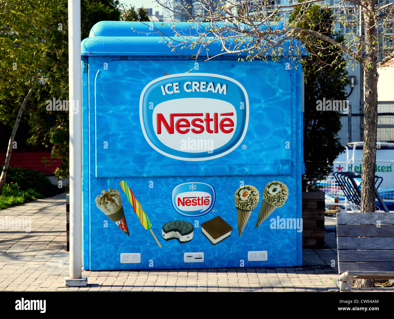 Logo nestle hi-res stock photography and images - Page 2 - Alamy, image size:1300x1052