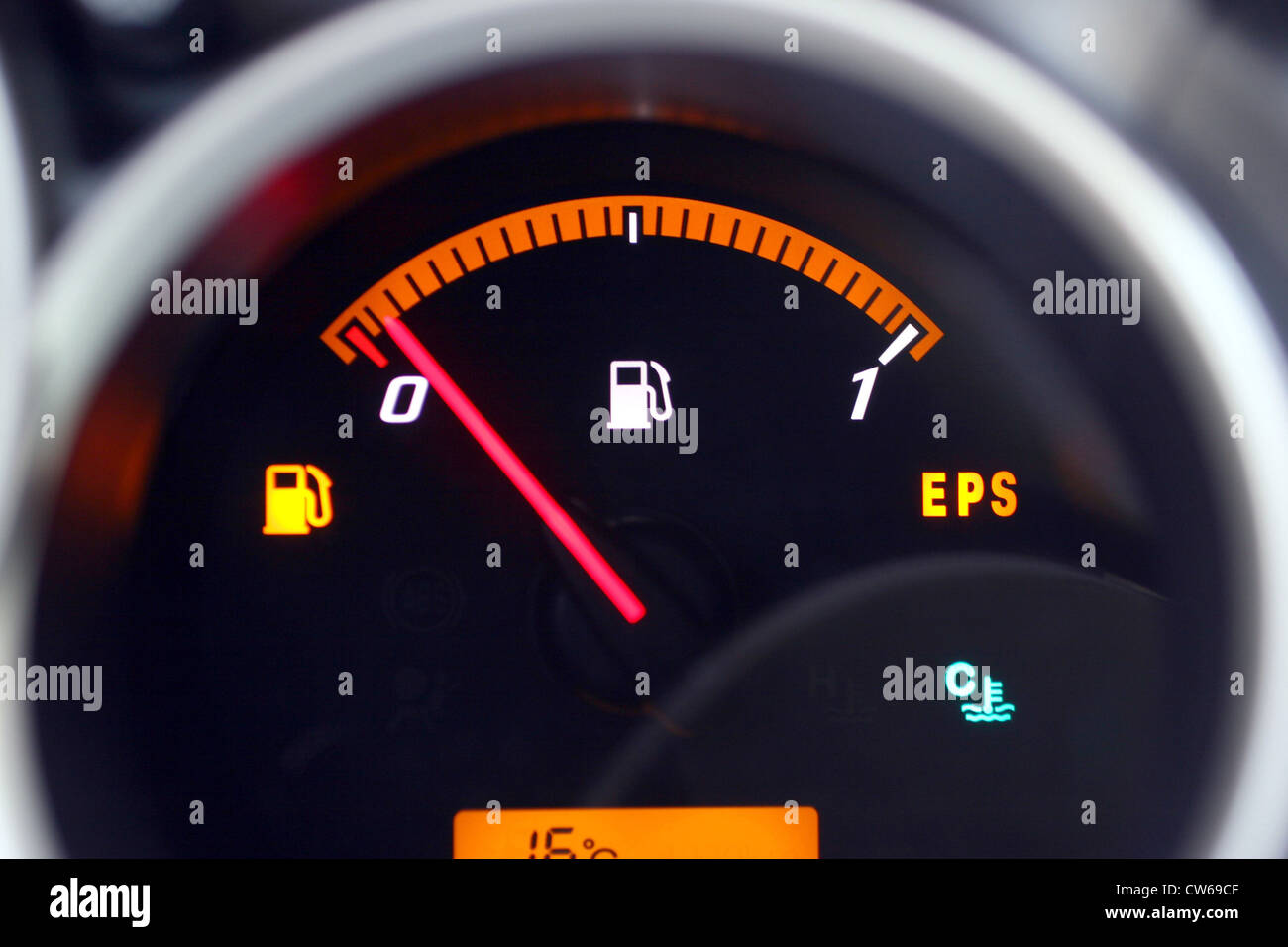 empty fuel gauge Stock Photo Alamy