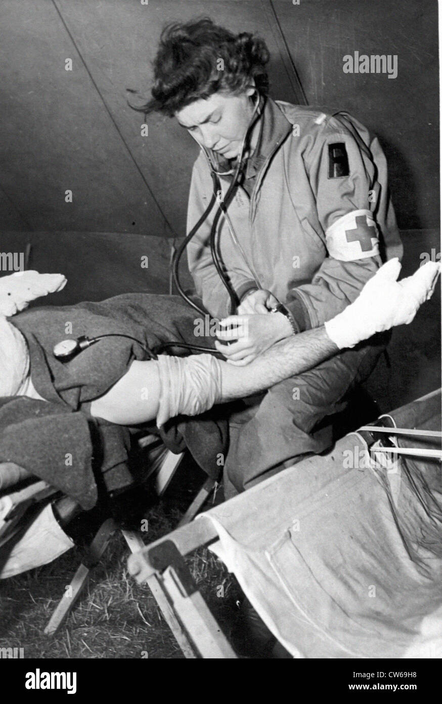 Army nurse hi-res stock photography and images - Alamy