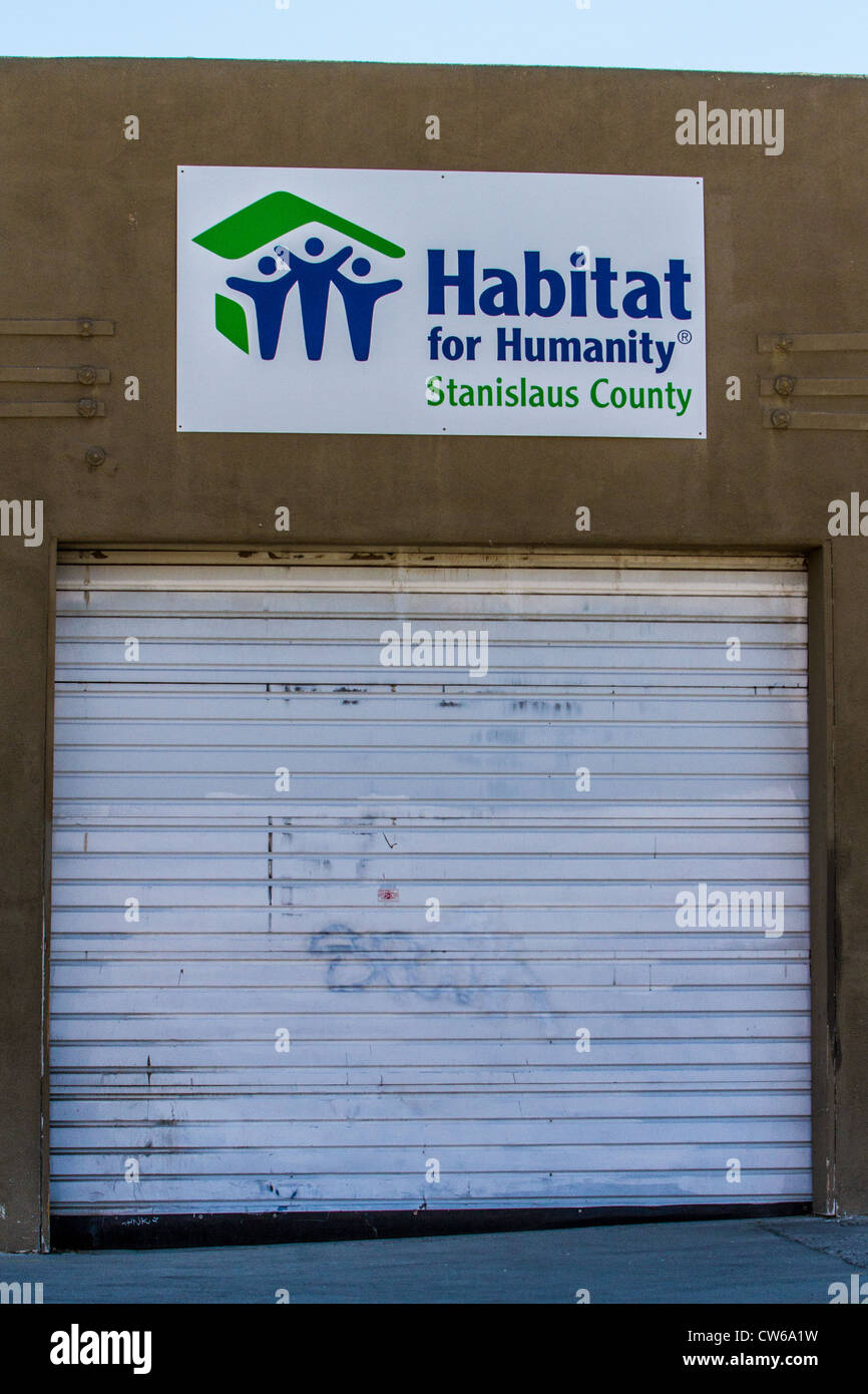 Habitat for humanity store hi-res stock photography and images - Alamy