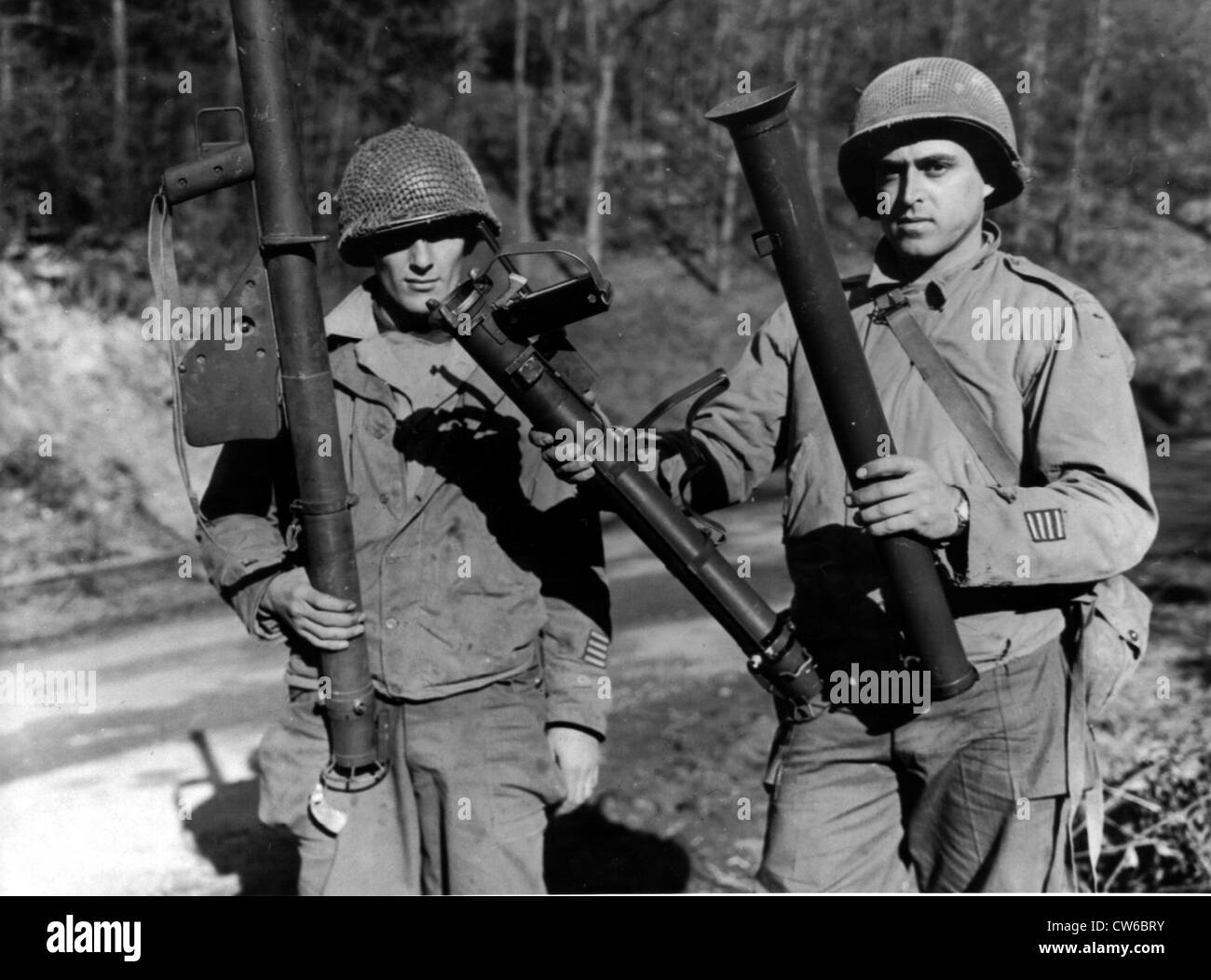 U.S soldiers demonstrate new-type of Bazooka, 1945 Stock Photo