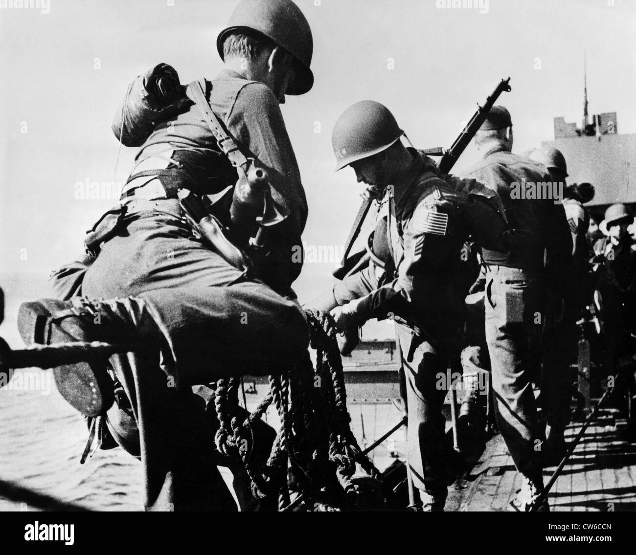 U.S.  Rangers descending into assault boats  (Arzew-Algeria- Nov.8, 1942) Stock Photo