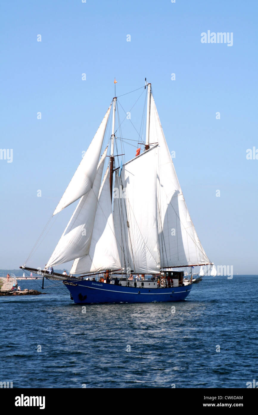 kiel-the-sailing-ship-stortemelk-at-kiel-week-2005-stock-photo-alamy