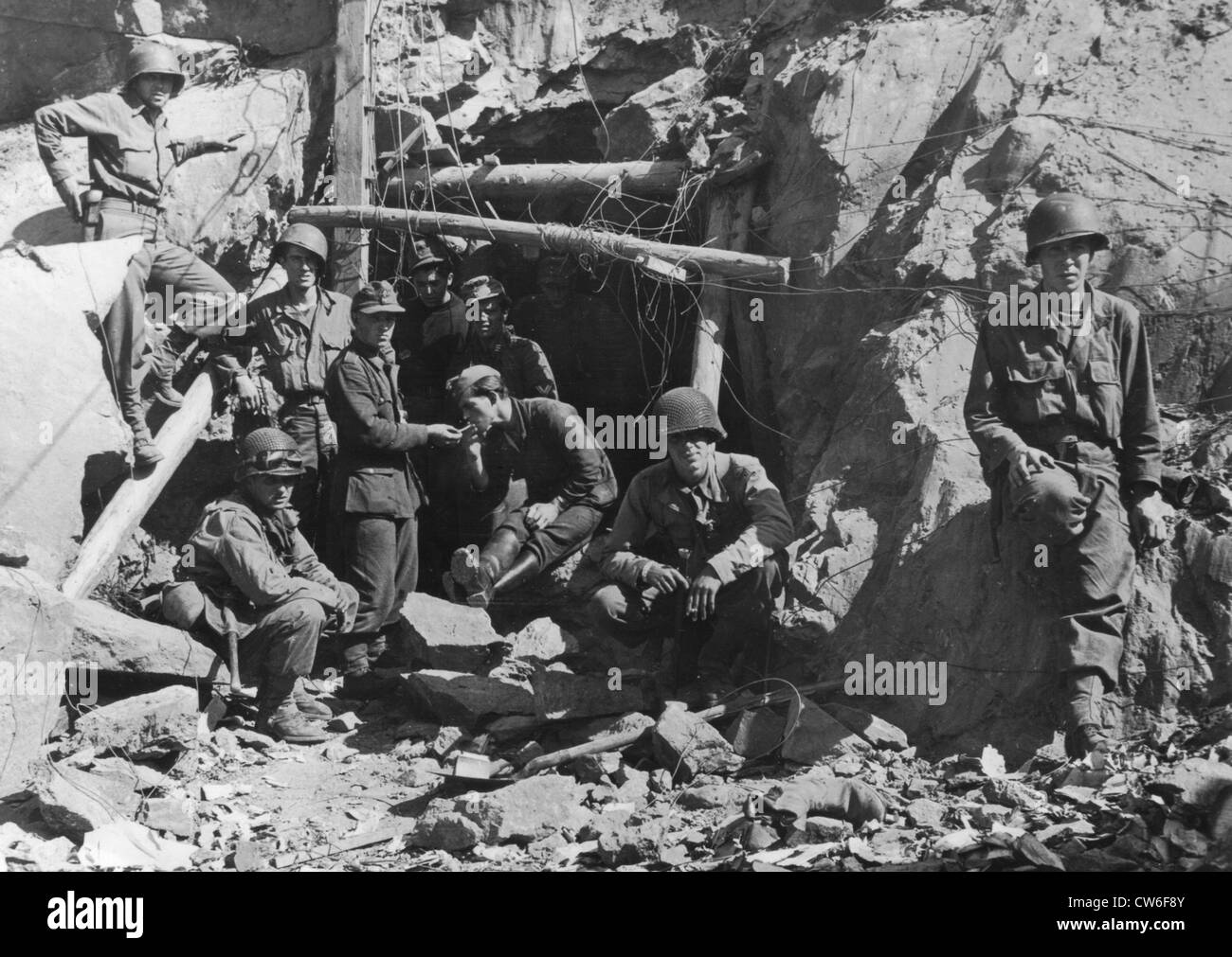 American troops with German prisoners at St.Malo, August 12, 1944 Stock
