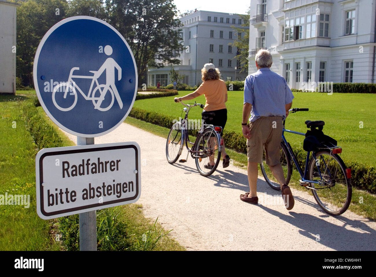 Heiligendamm, please sign cyclists dismount Stock Photo