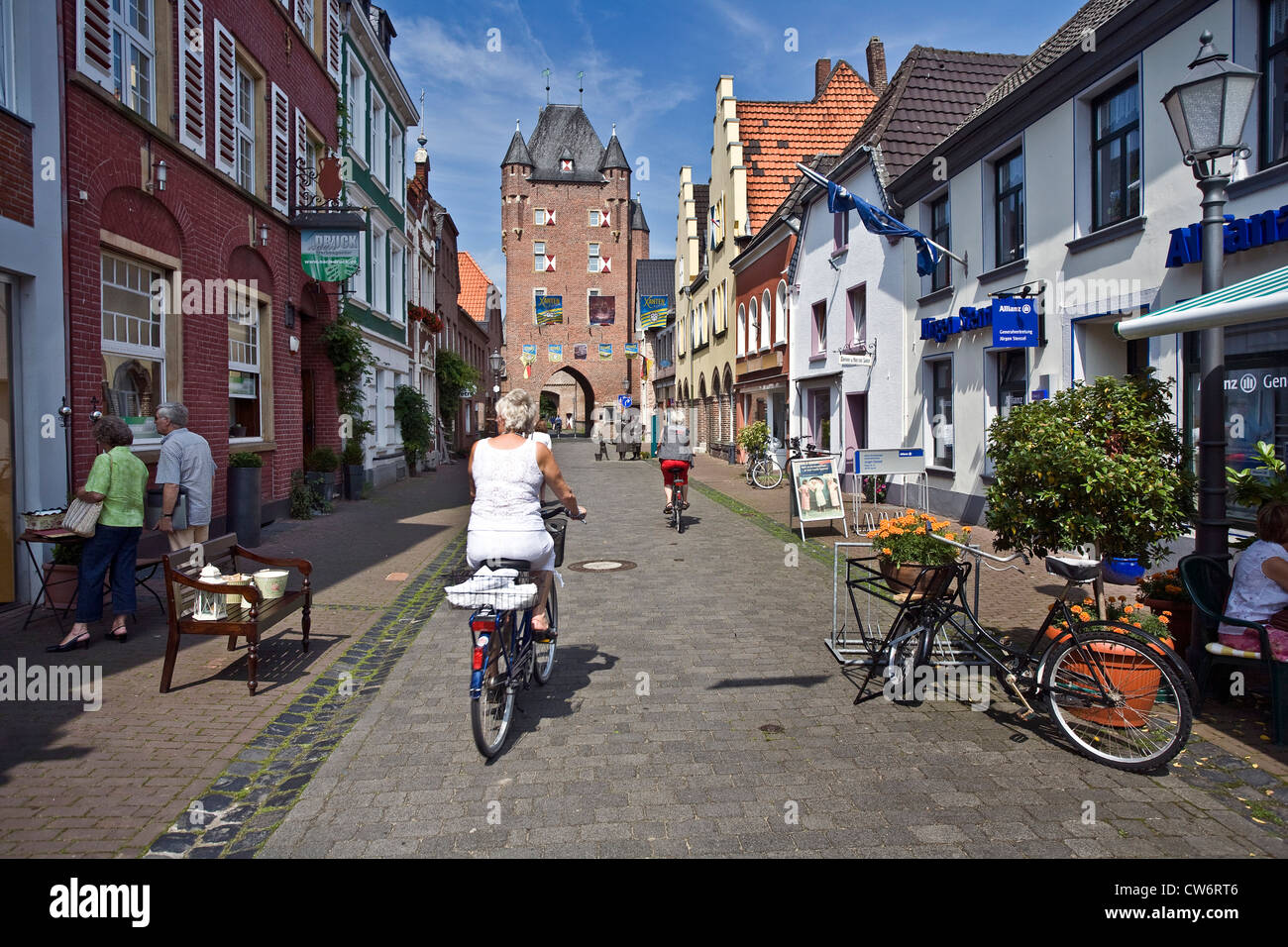 pedestrian zone with Klever Tor, Klever gate, Germany, North Rhine-Westphalia, Ruhr Area, Xanten Stock Photo