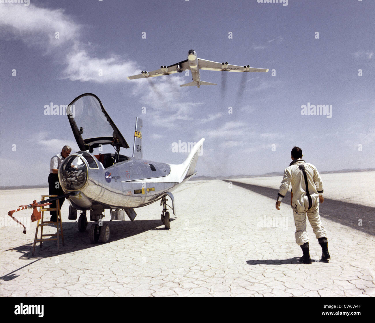Hl 10 lifting body hires stock photography and images Alamy
