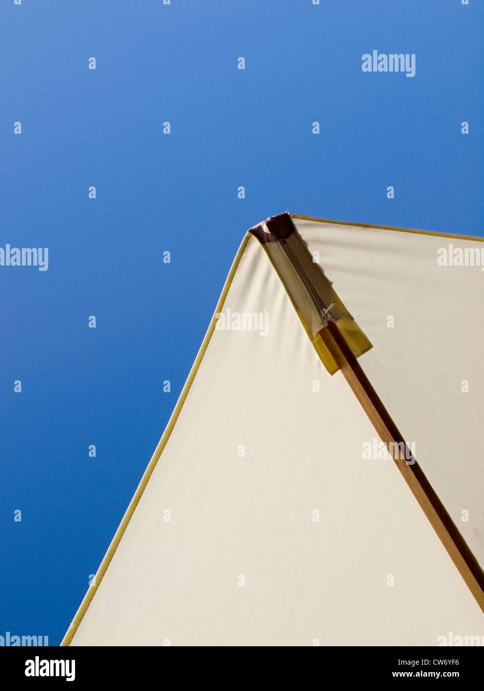 Sun and shade hires stock photography and images Alamy