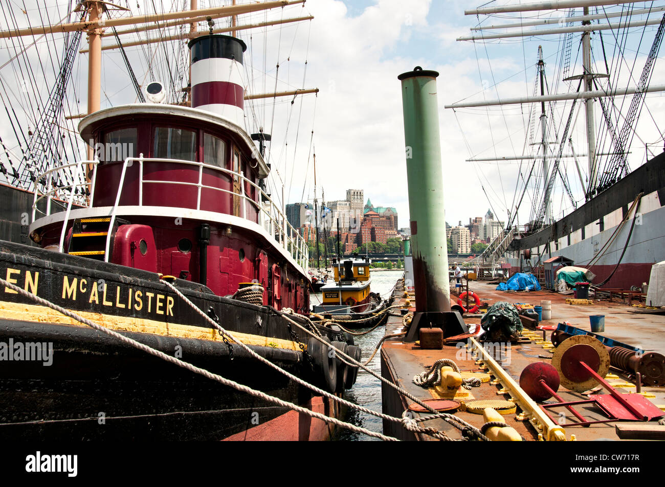 Pier 17 hires stock photography and images Alamy