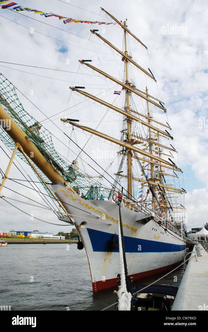 Tall ship rigs hi-res stock photography and images - Alamy