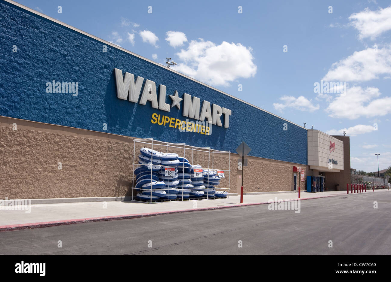 1,492 Walmart In Florida Stock Photos, High-Res Pictures, and Images -  Getty Images