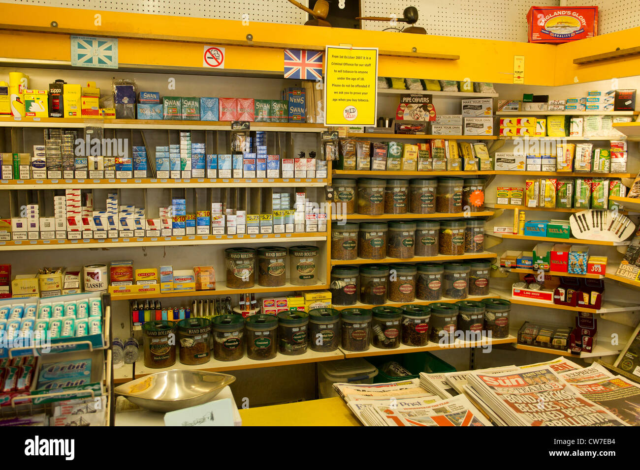 Specialist tobacconist shop hi-res stock photography and images - Alamy