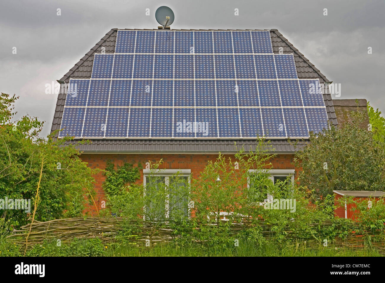 House with  Photovoltaik plant, Germany, Lower Saxony, Altes Land Stock Photo