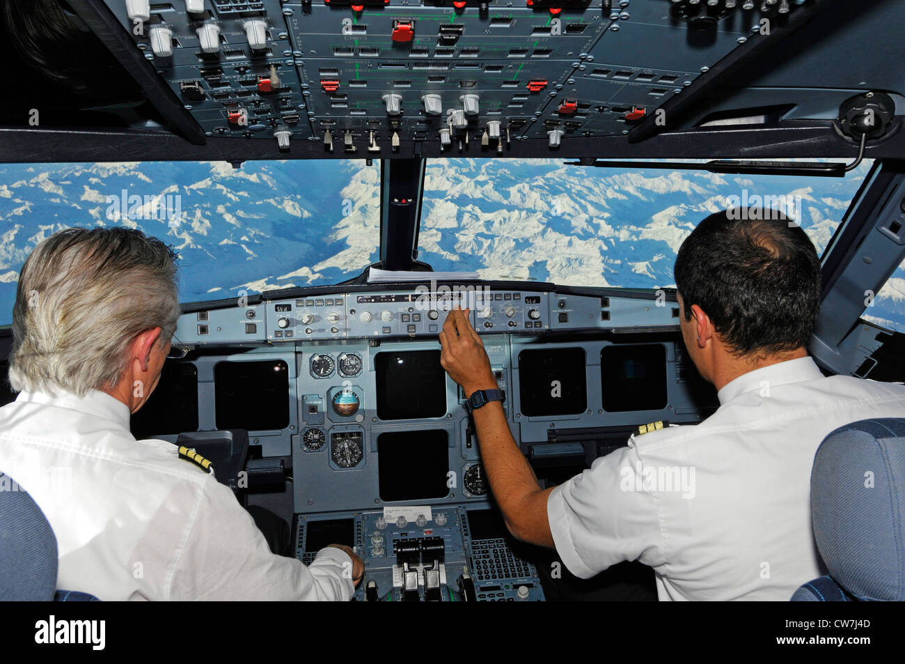 Pilots in cockpit hi-res stock photography and images - Alamy