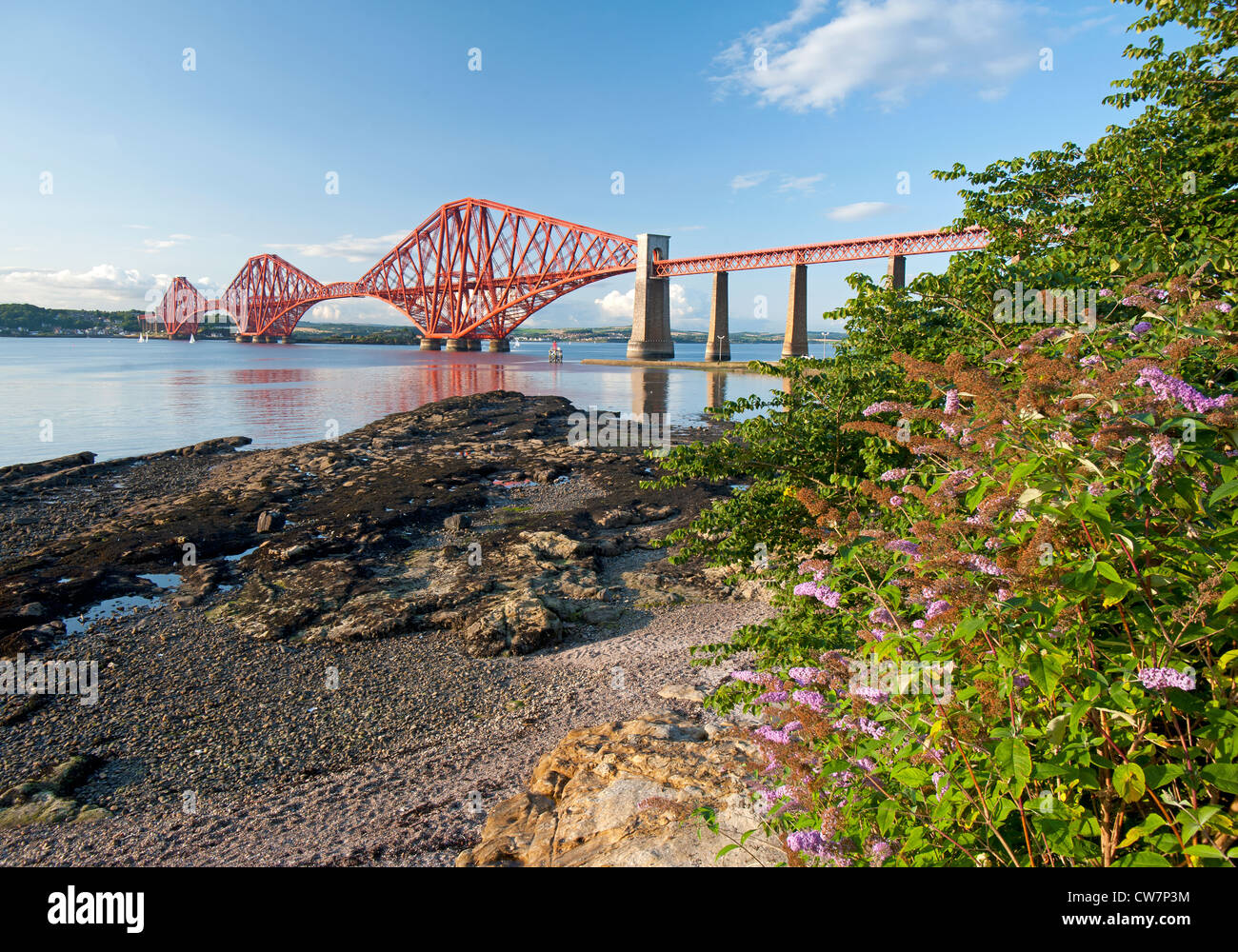 Forth Rail Bridge over the Firth of Forth from South Queensferry, Midlothian. Scotland.   SCO 8326 Stock Photo