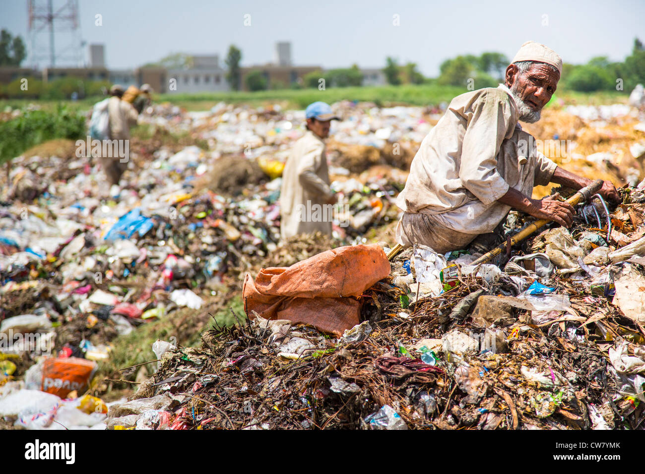 Landfill garbage dump hires stock photography and images Alamy