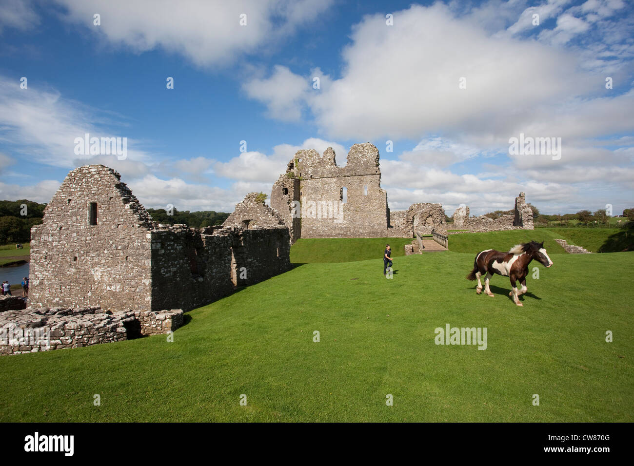 Ogmore Castle, OgmorebySea, Vale of Wales Stock Photo Alamy