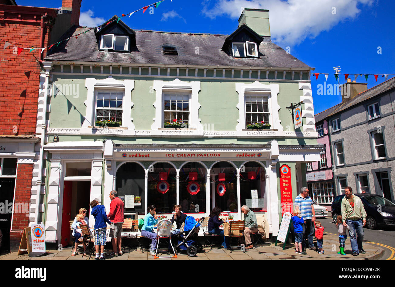 Beaumaris ice cream hires stock photography and images Alamy