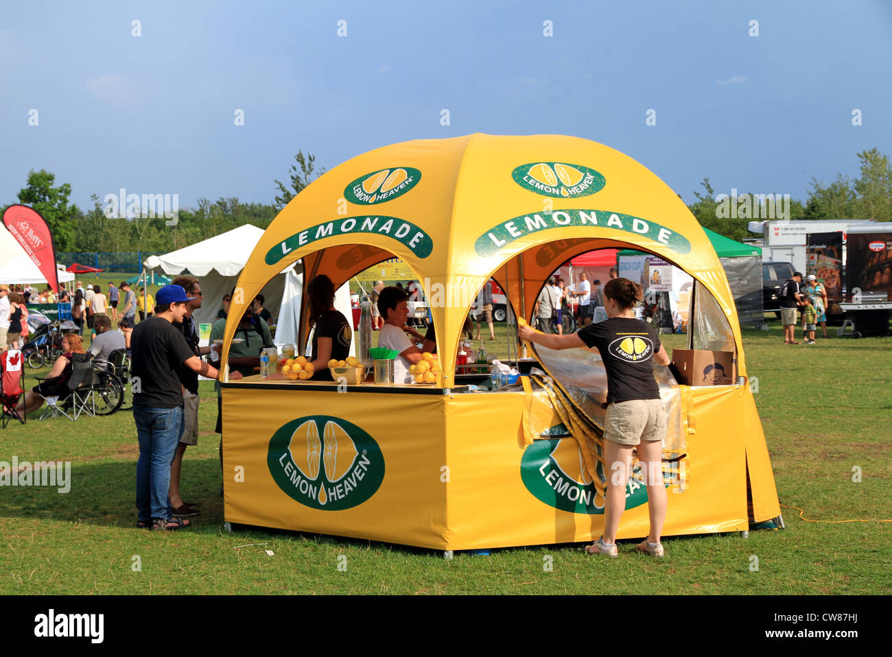 A lemonade stand during an outdoor festival in Toronto Stock Photo