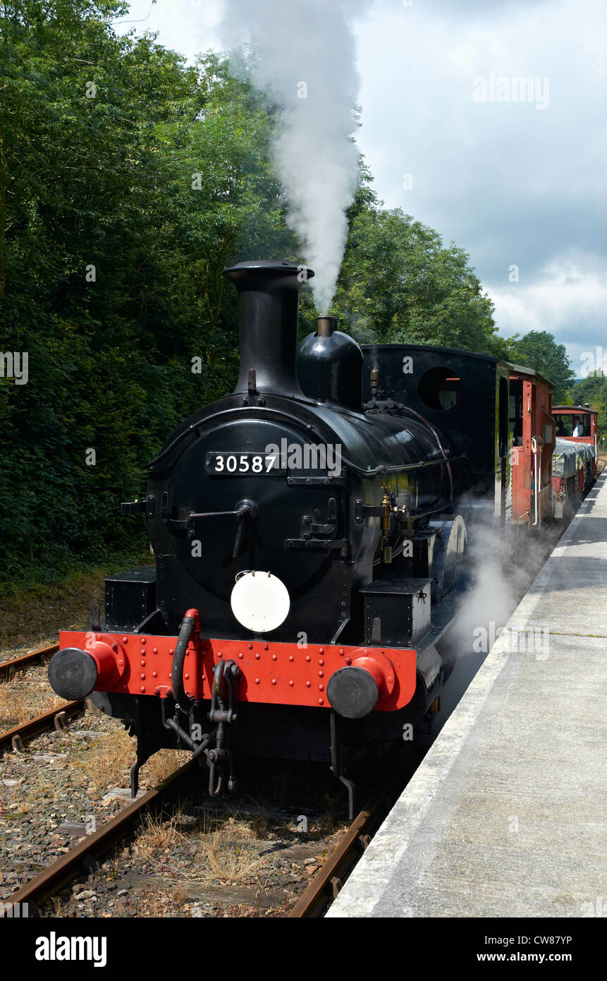 Bodmin & Wenford Railway, Cornwall, England. Steam engine (Victorian Beattie well tank) at Wenford Station. Stock Photo