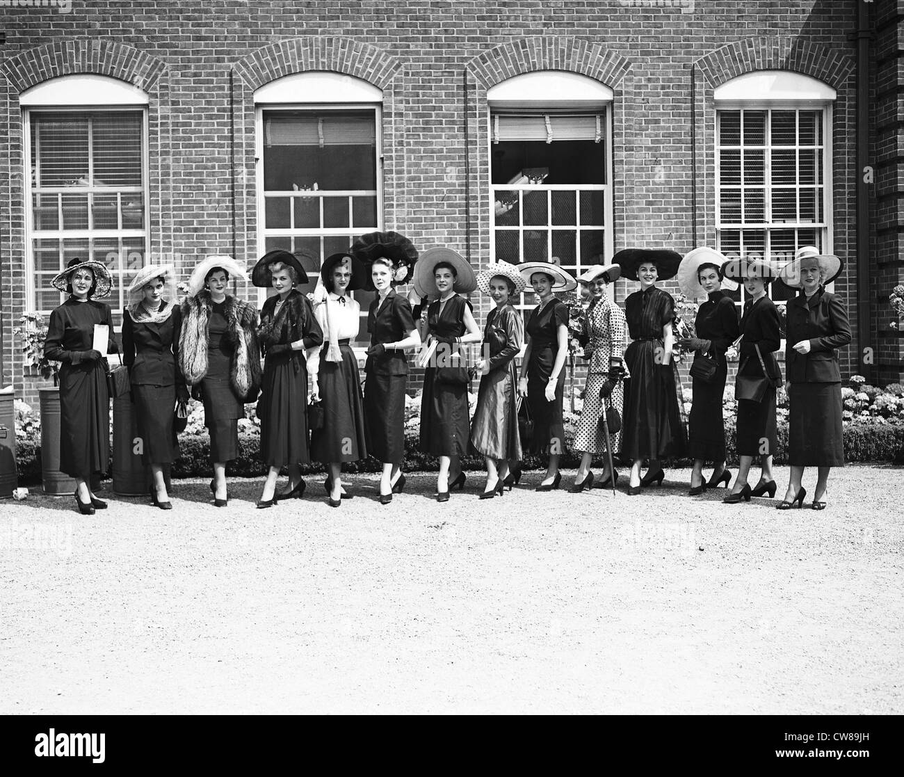 Hat fashion show at Belmont Park, ca 1940 Stock Photo