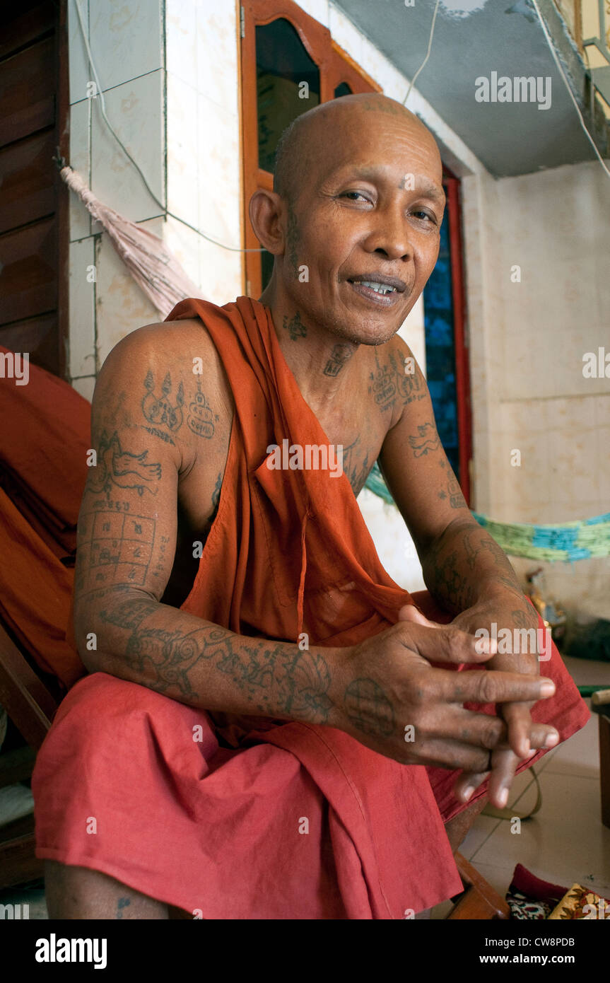 tibetan buddhist monk tattoos - Google Search | Buddhist tattoo,  Traditional thai tattoo, Thai tattoo