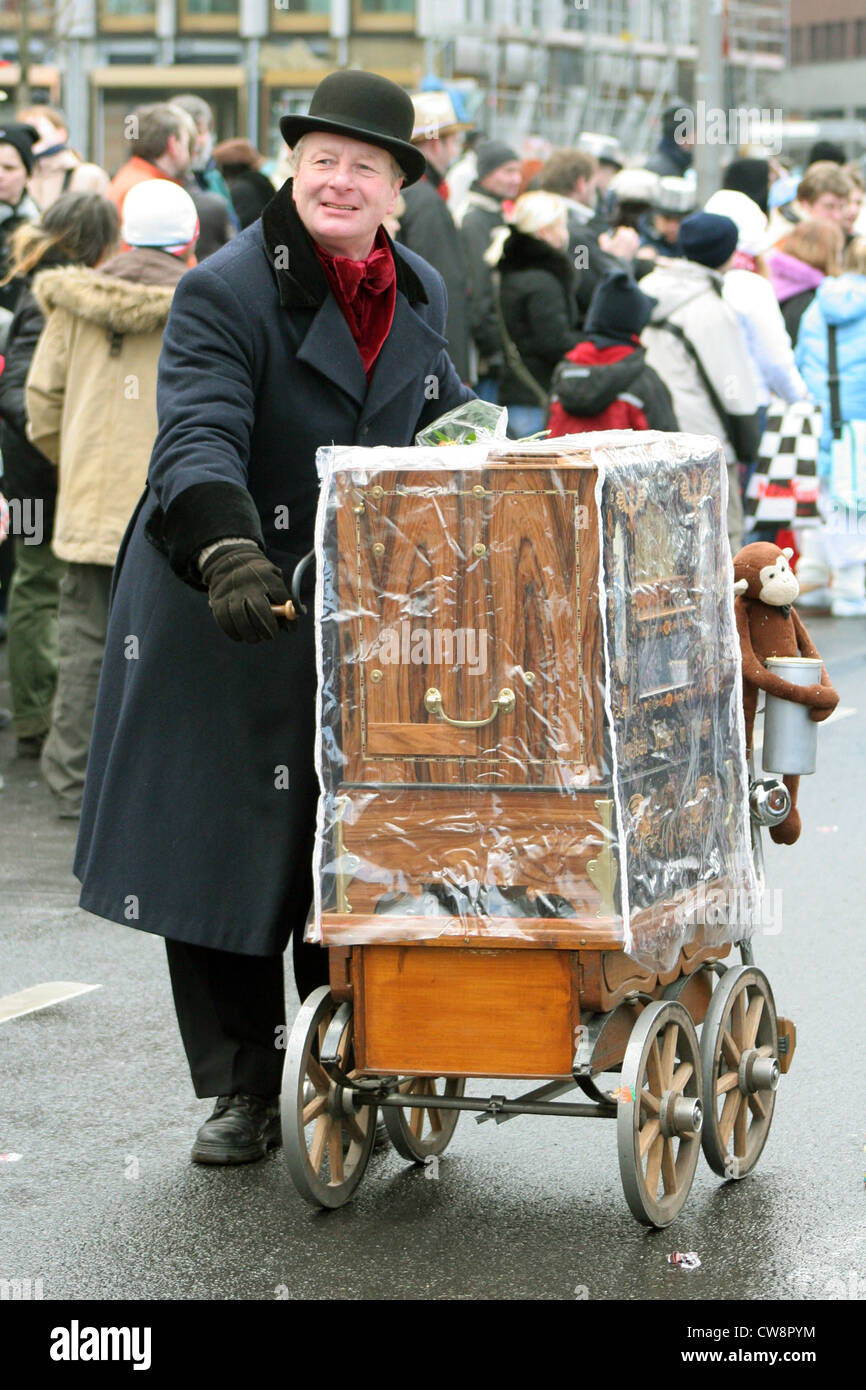 Berlin, organ grinder at the Carnival Stock Photo Alamy