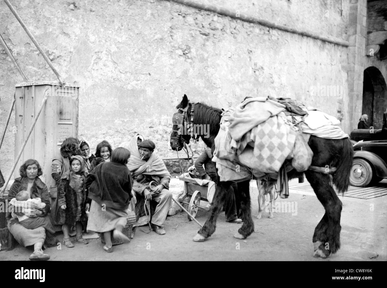 Spanish Refugees Spanish Civil War Stock Photos & Spanish Refugees ...