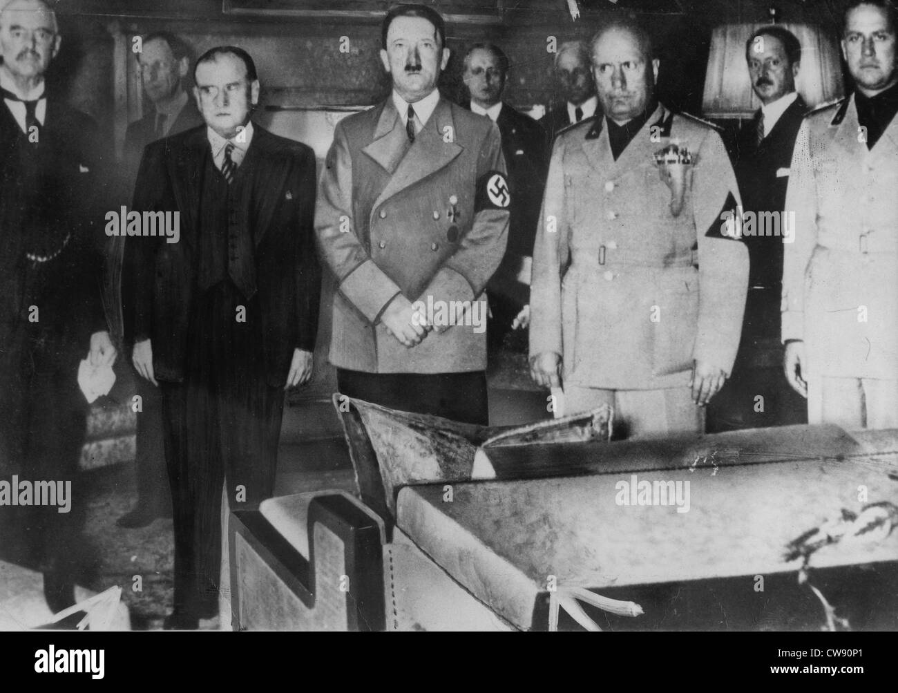 Мюнхенская конференция 1938 г. Чемберлен и Муссолини.