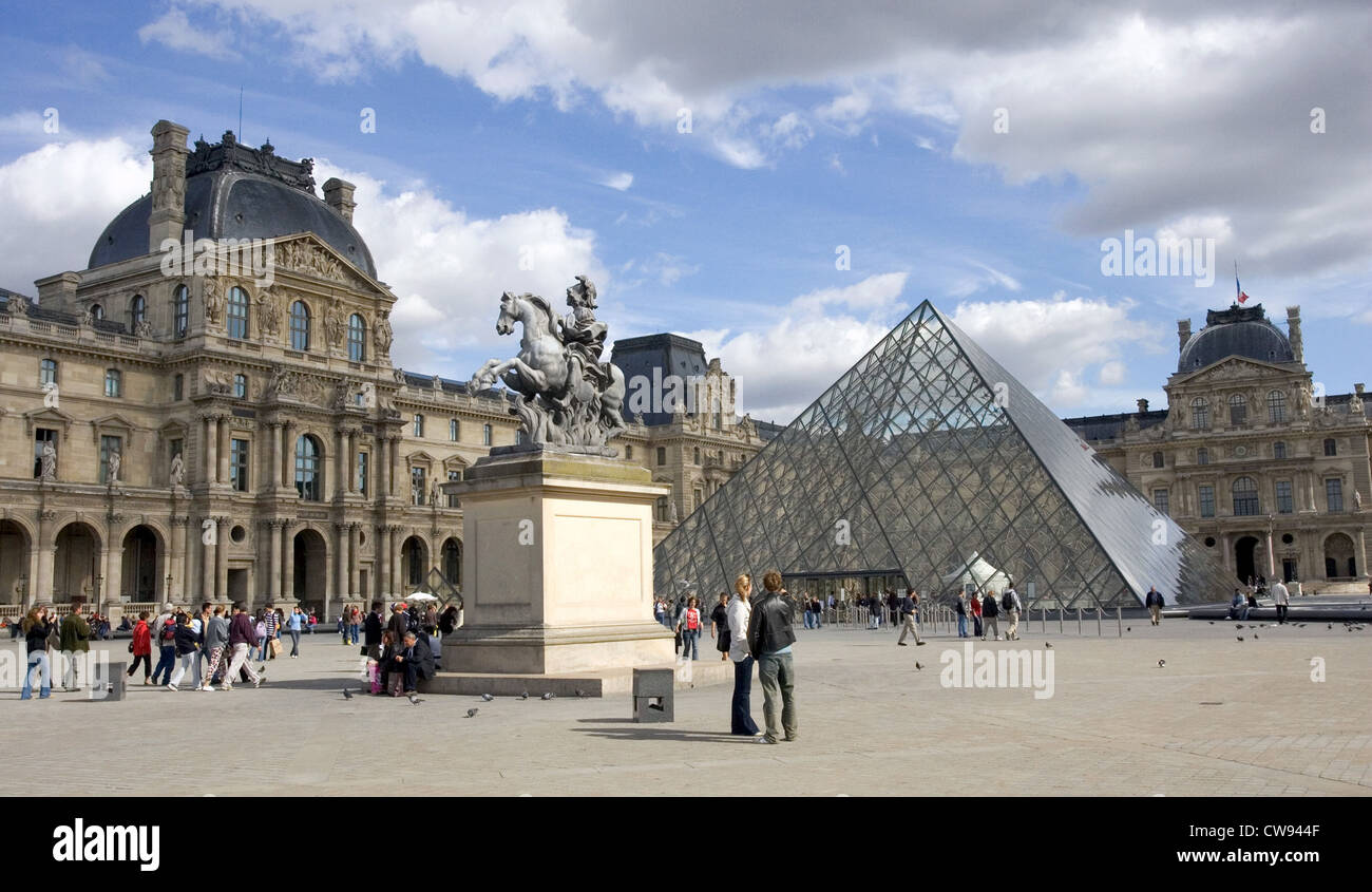 Paris, the main entrance to the Louvre Stock Photo