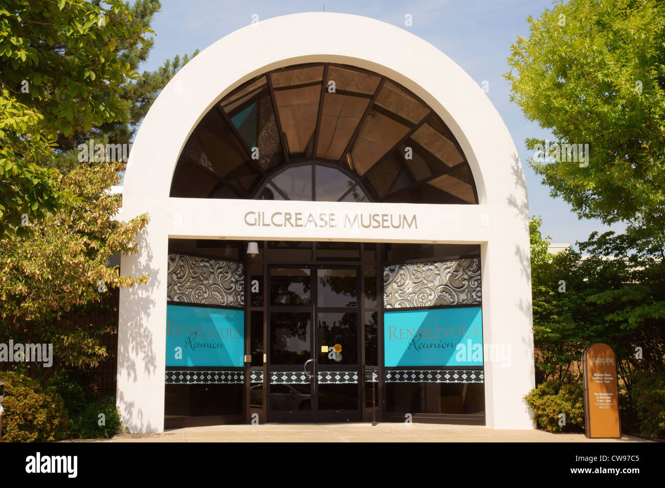 entrance gilcrease museum tulsa ok place for viewing artifacts building