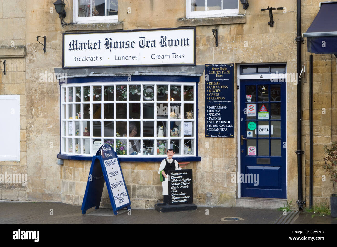 MoretoninMarsh traditional tearoom Stock Photo Alamy
