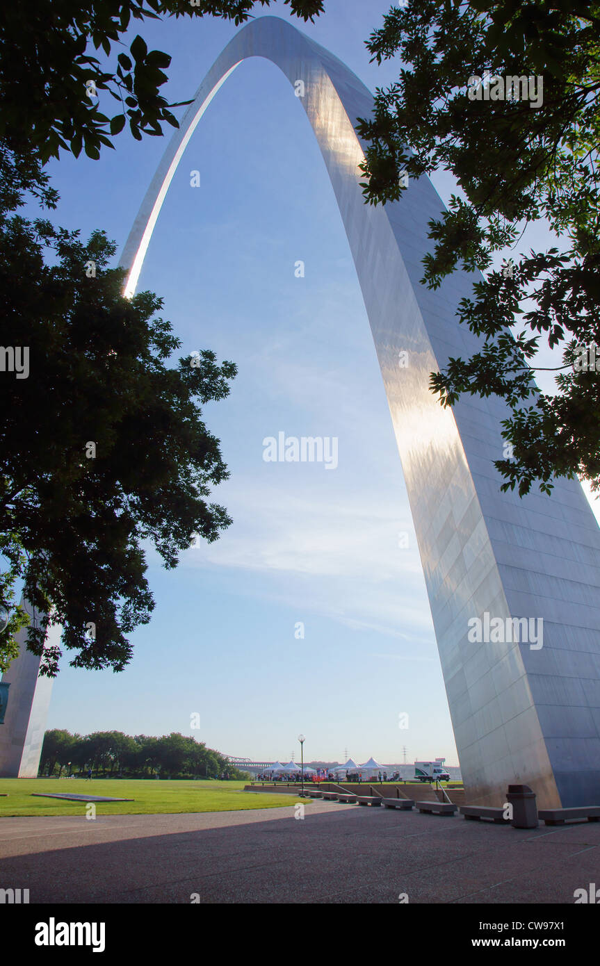 gateway arch st louis missouri mo west centerpiece jefferson national