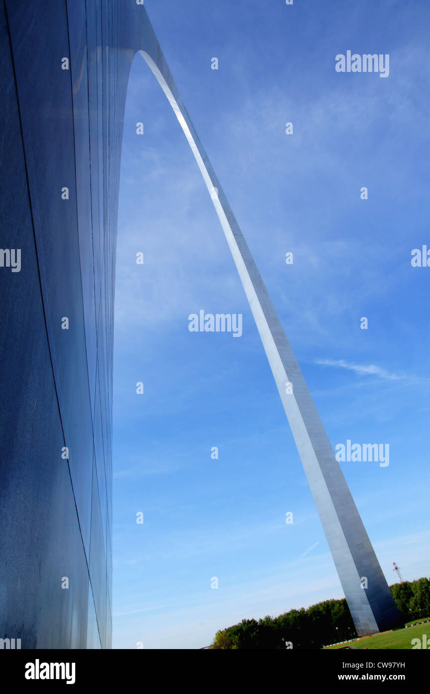 Gateway arch construction hi-res stock photography and images - Alamy