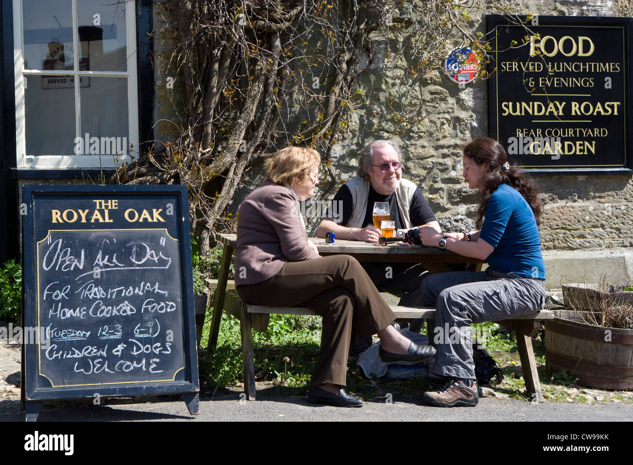 Cerne Abbas: Royal Oak public house Stock Photo