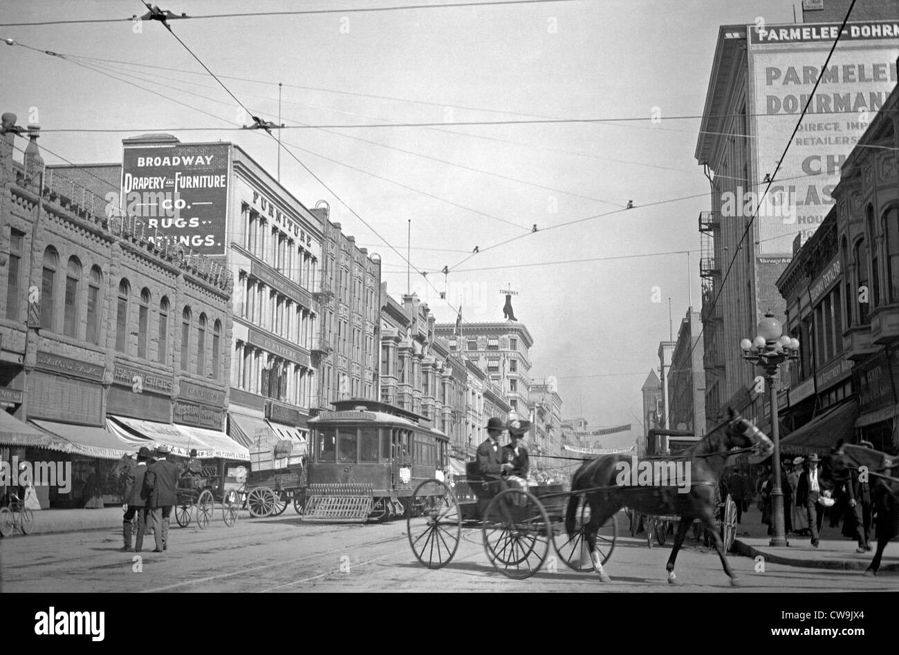 1906 Los Angeles busy street view of Broadway looking north from 5th