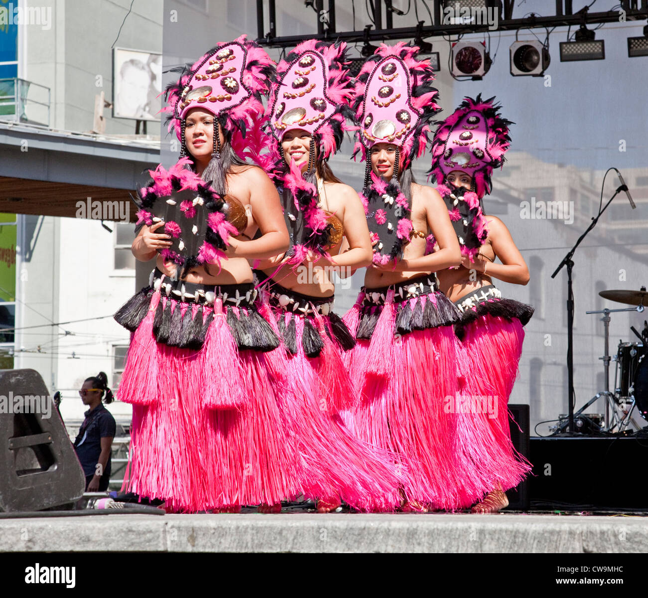 Hiawiaian Pacific Dancer performing at Yonge and Dundas Square in downtown Toronto;Ontario;Canada Stock Photo
