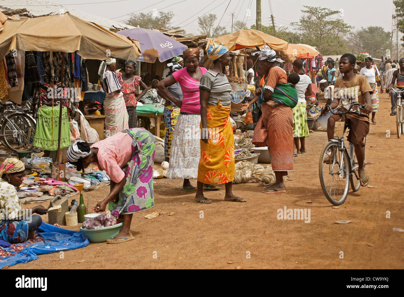 Open-air street market, Sirigu, Ghana Stock Photo