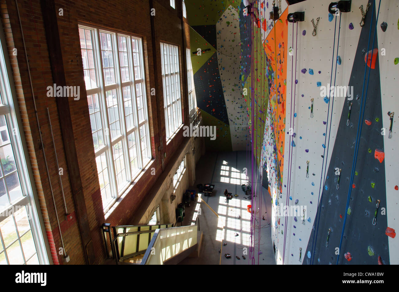 climb soill indoor rock climbing saint st louis missouri mo crawling