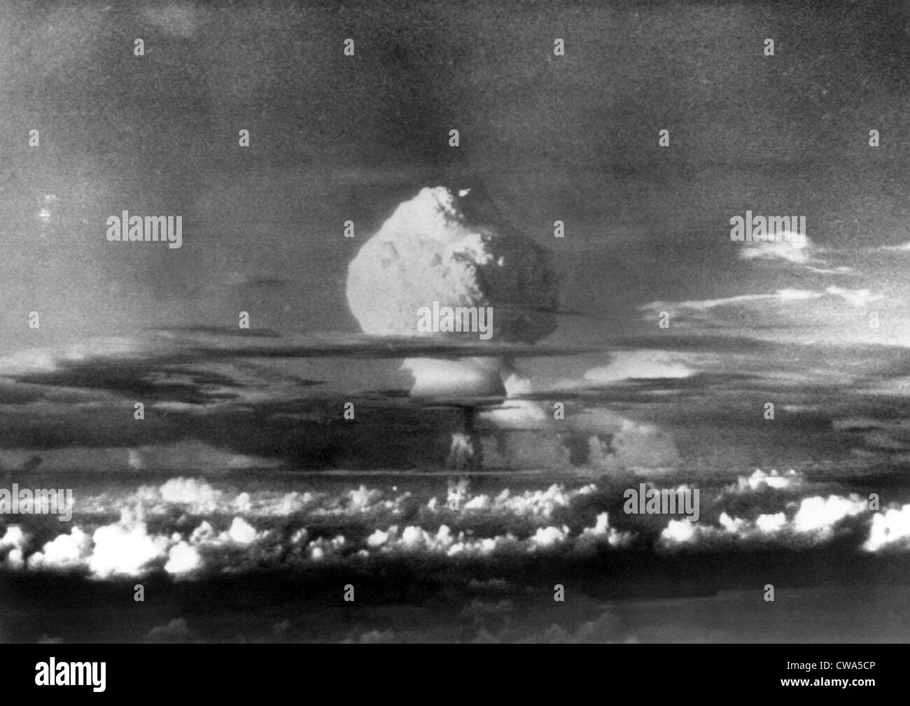Atomic energy: An explosion of the H-Bomb during testing in the Marshall Islands, 1952.. Courtesy: CSU Archives / Everett Stock Photo